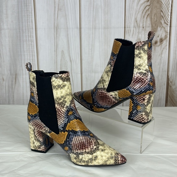 Snakeskin Colorful Pointed Toe Slip-On Sculptured Chunky Heel Ankle Booties - Picture 3 of 10